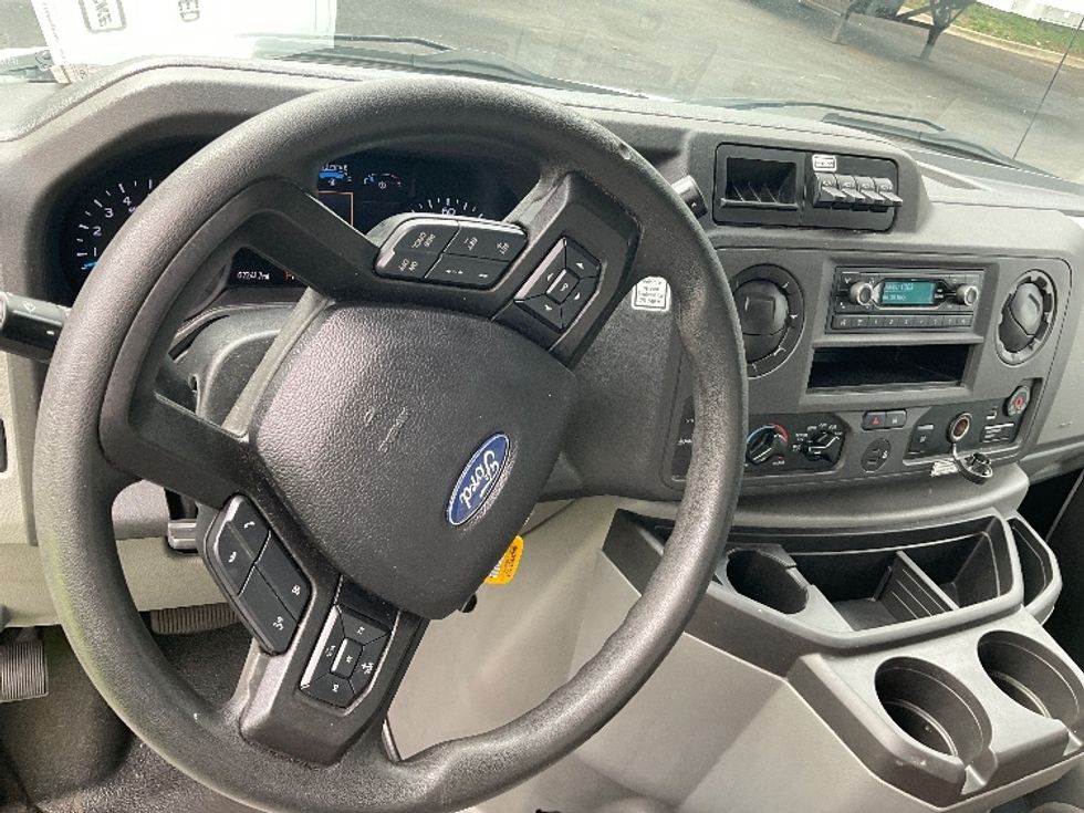 Light Duty Box Truck-Light and Medium Duty Trucks-Ford-2022-E350-Sterling-VA-63,911\n\t\tmiles-$ 39,750 - Image 17