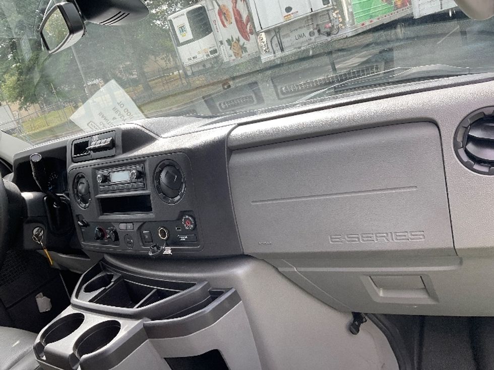 Light Duty Box Truck-Light and Medium Duty Trucks-Ford-2022-E350-Sterling-VA-63,911\n\t\tmiles-$ 39,750 - Image 20