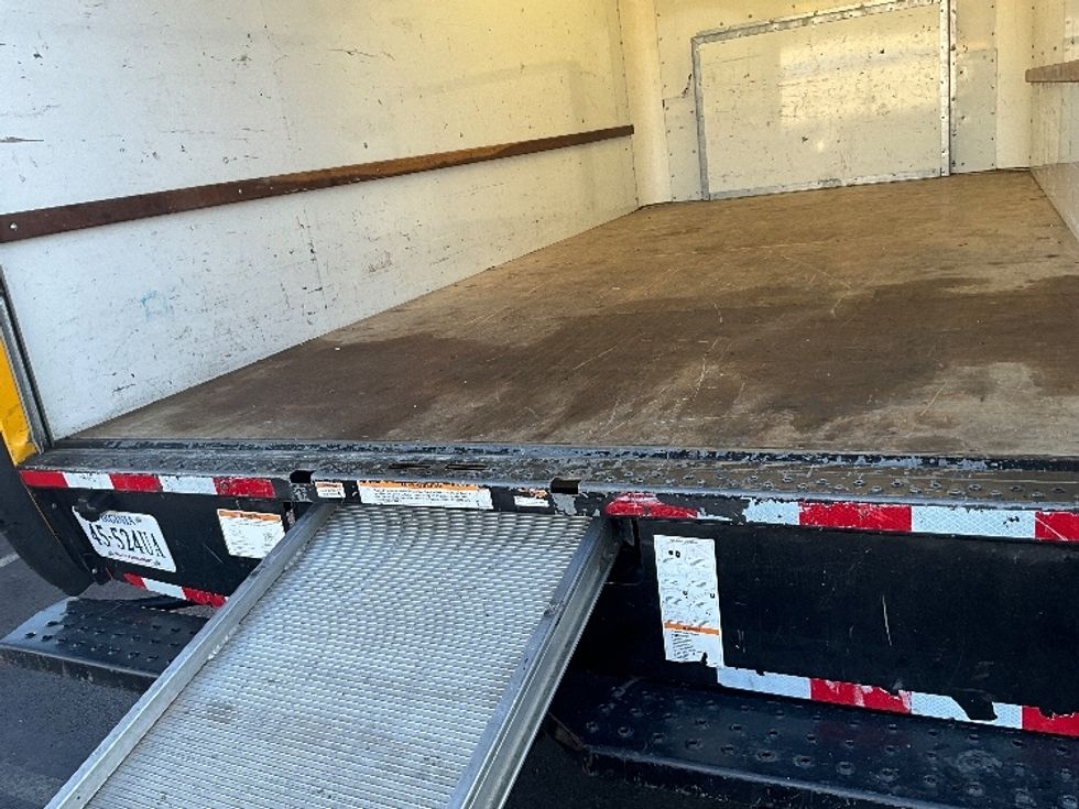 Light Duty Box Truck-Light and Medium Duty Trucks-Ford-2022-E350-Sterling-VA-69,777\n\t\tmiles-$ 31,750 - Image 10