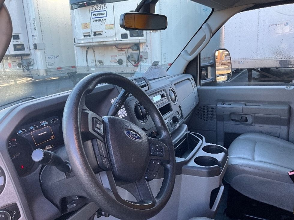 Light Duty Box Truck-Light and Medium Duty Trucks-Ford-2022-E350-Sterling-VA-69,777\n\t\tmiles-$ 31,750 - Image 17