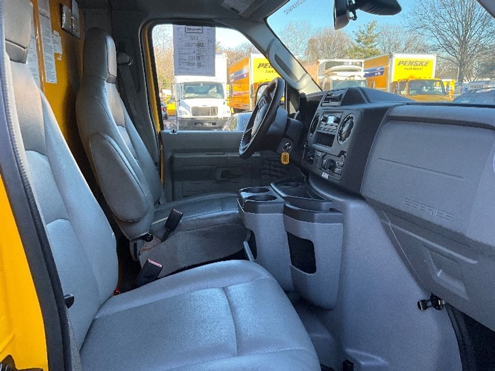 Light Duty Box Truck-Light and Medium Duty Trucks-Ford-2022-E350-Sterling-VA-69,777\n\t\tmiles-$ 31,750 - Image 22