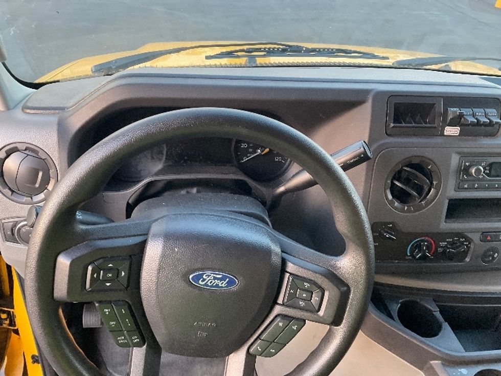 Light Duty Box Truck-Light and Medium Duty Trucks-Ford-2022-E350-Stockton-CA-100,712\n\t\tmiles-$ 28,250 - Image 18