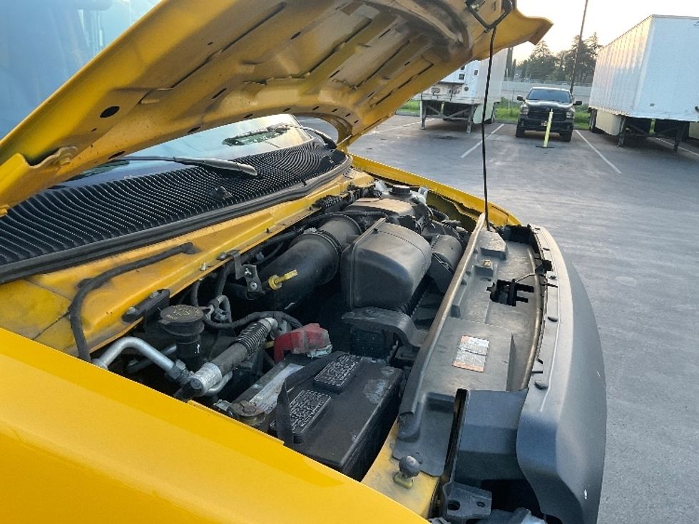 Light Duty Box Truck-Light and Medium Duty Trucks-Ford-2022-E350-Stockton-CA-100,712\n\t\tmiles-$ 28,250 - Image 23