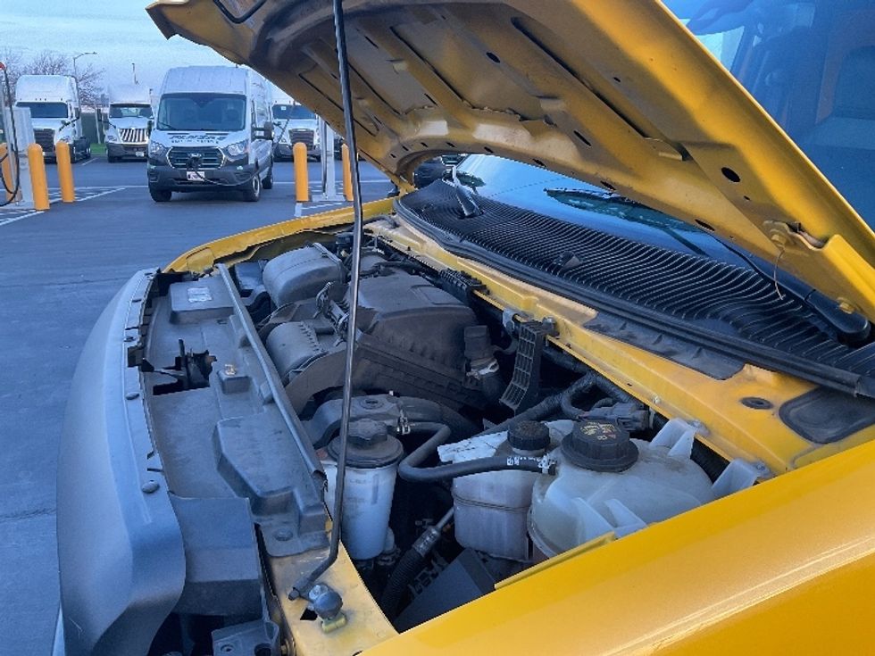 Light Duty Box Truck-Light and Medium Duty Trucks-Ford-2022-E350-Stockton-CA-100,712\n\t\tmiles-$ 28,250 - Image 24