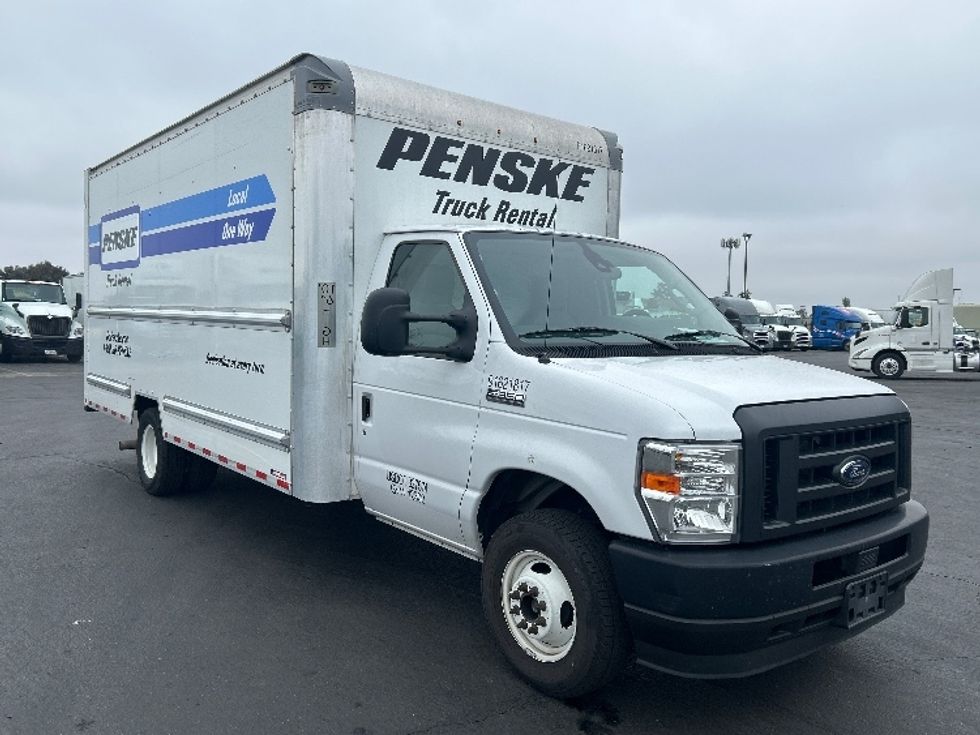 Light Duty Box Truck-Light and Medium Duty Trucks-Ford-2022-E350-Stockton-CA-106,382\n\t\tmiles-$ 31,000 - Image 1
