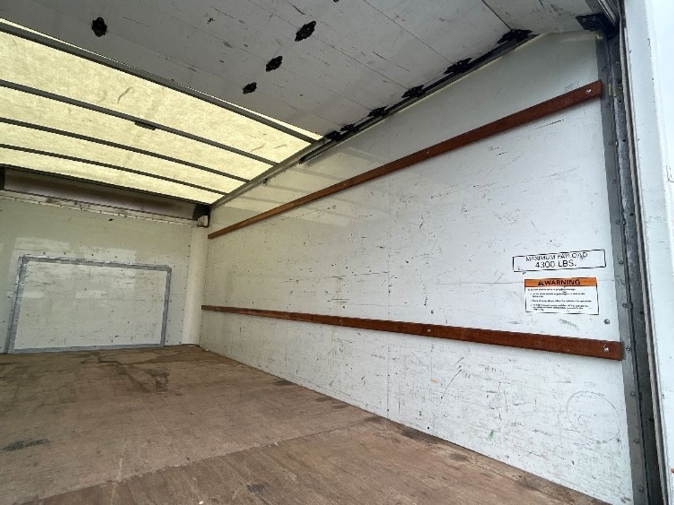 Light Duty Box Truck-Light and Medium Duty Trucks-Ford-2022-E350-Stockton-CA-106,382\n\t\tmiles-$ 31,000 - Image 10