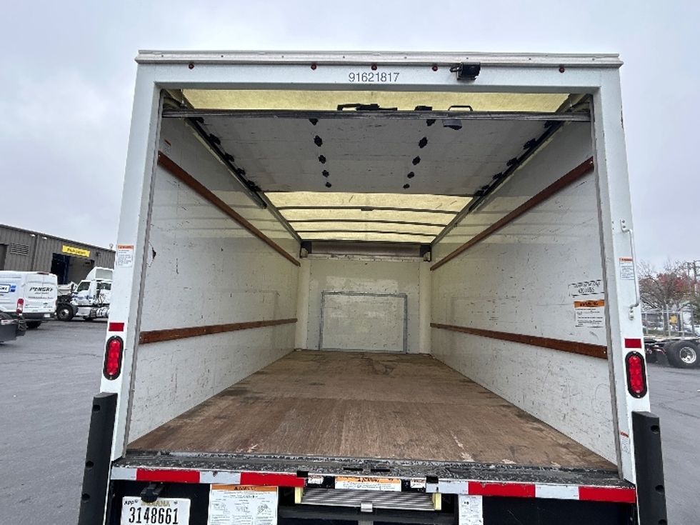 Light Duty Box Truck-Light and Medium Duty Trucks-Ford-2022-E350-Stockton-CA-106,382\n\t\tmiles-$ 31,000 - Image 7