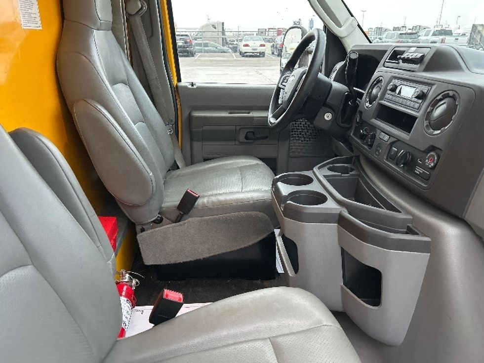Light Duty Box Truck-Light and Medium Duty Trucks-Ford-2022-E350-Sturtevant-WI-100,506\n\t\tmiles-$ 28,250 - Image 21