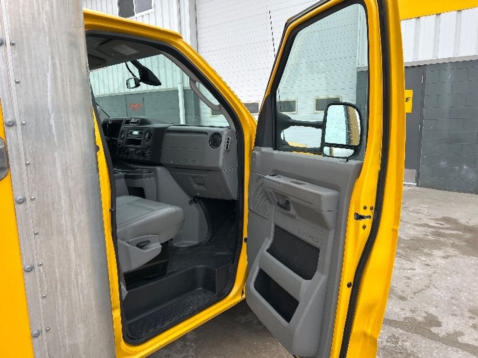 Light Duty Box Truck-Light and Medium Duty Trucks-Ford-2022-E350-Sturtevant-WI-130,819\n\t\tmiles-$ 22,750 - Image 20