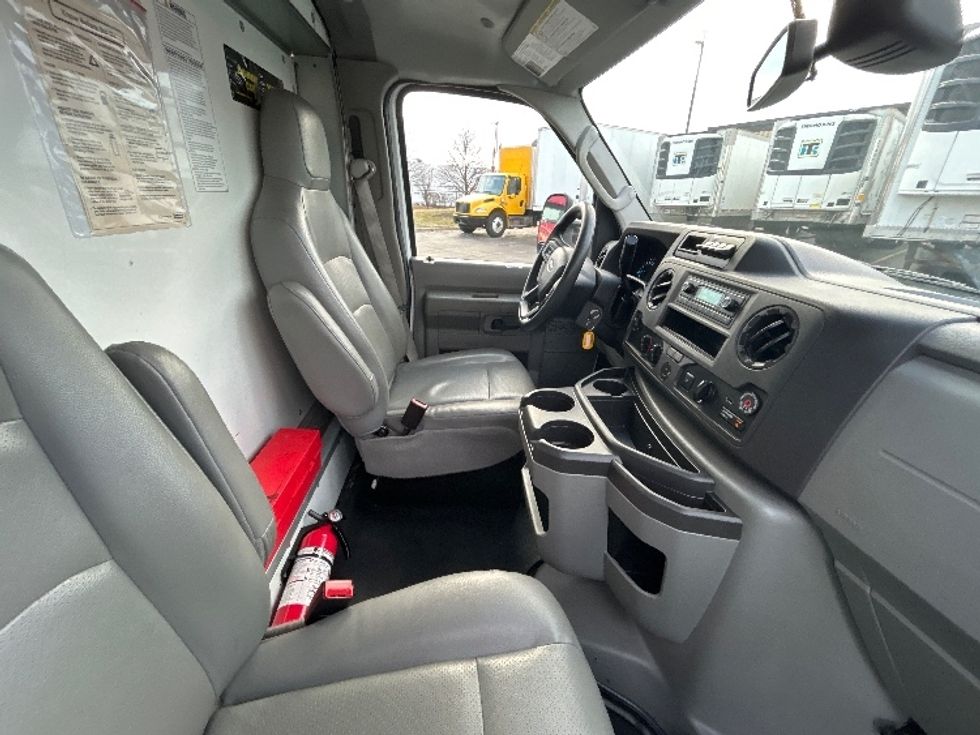 Light Duty Box Truck-Light and Medium Duty Trucks-Ford-2022-E350-Sturtevant-WI-65,947\n\t\tmiles-$ 35,250 - Image 22
