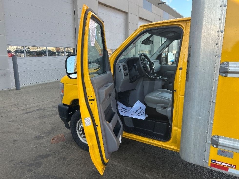 Light Duty Box Truck-Light and Medium Duty Trucks-Ford-2022-E350-Sturtevant-WI-78,627\n\t\tmiles-$ 32,250 - Image 15