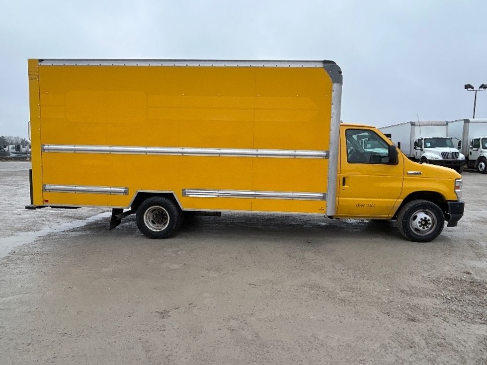 Light Duty Box Truck-Light and Medium Duty Trucks-Ford-2022-E350-Sturtevant-WI-87,411\n\t\tmiles-$ 29,750 - Image 14