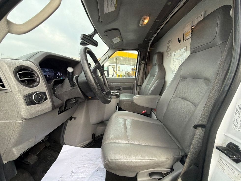 Light Duty Box Truck-Light and Medium Duty Trucks-Ford-2022-E350-Sturtevant-WI-93,047\n\t\tmiles-$ 32,250 - Image 15