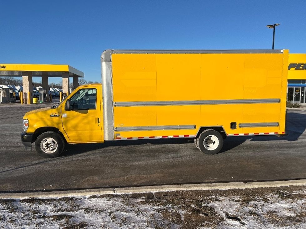 Light Duty Box Truck-Light and Medium Duty Trucks-Ford-2022-E350-Sturtevant-WI-95,413\n\t\tmiles-$ 29,000 - Image 4