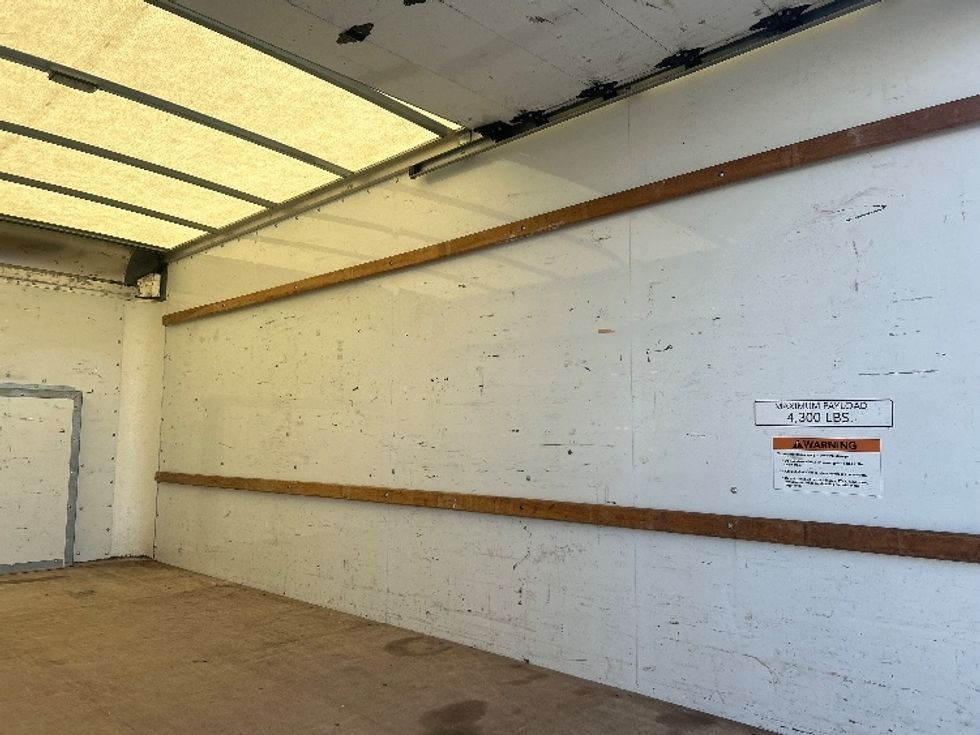 Light Duty Box Truck-Light and Medium Duty Trucks-Ford-2022-E350-Sun Valley-CA-134,559\n\t\tmiles-$ 26,250 - Image 12