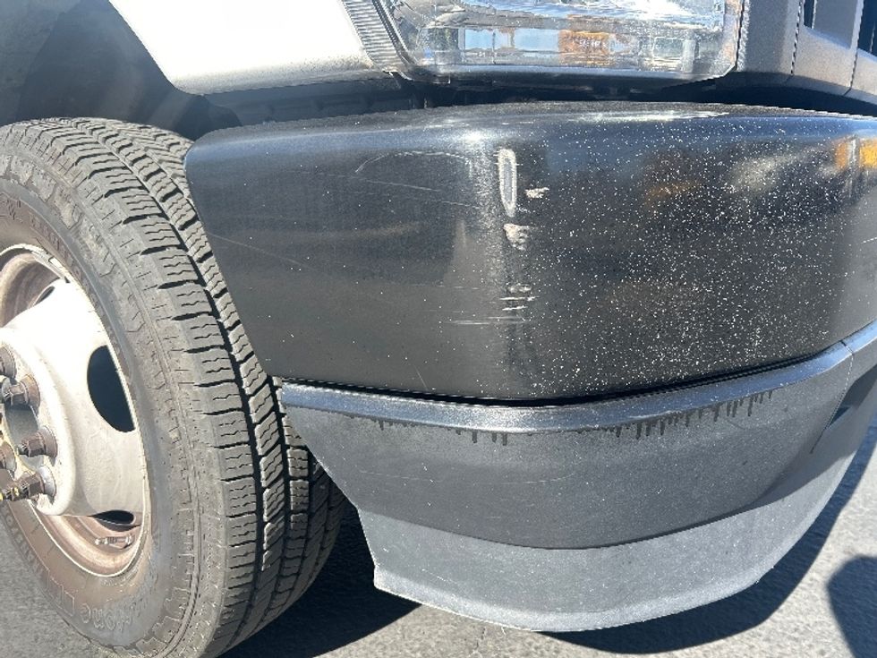 Light Duty Box Truck-Light and Medium Duty Trucks-Ford-2022-E350-Sun Valley-CA-134,559\n\t\tmiles-$ 26,250 - Image 28