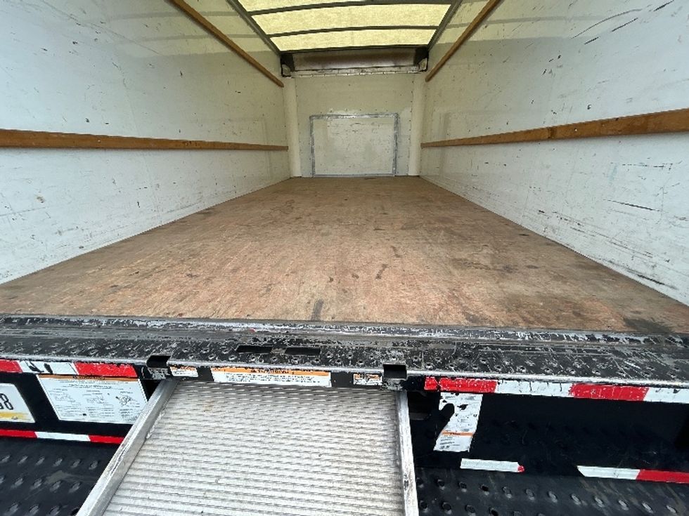 Light Duty Box Truck-Light and Medium Duty Trucks-Ford-2022-E350-Sun Valley-CA-75,704\n\t\tmiles-$ 31,500 - Image 10