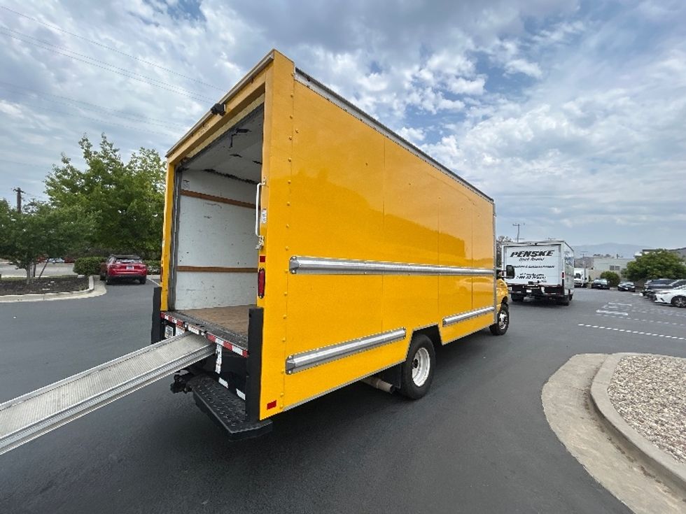 Light Duty Box Truck-Light and Medium Duty Trucks-Ford-2022-E350-Sun Valley-CA-75,704\n\t\tmiles-$ 31,500 - Image 13