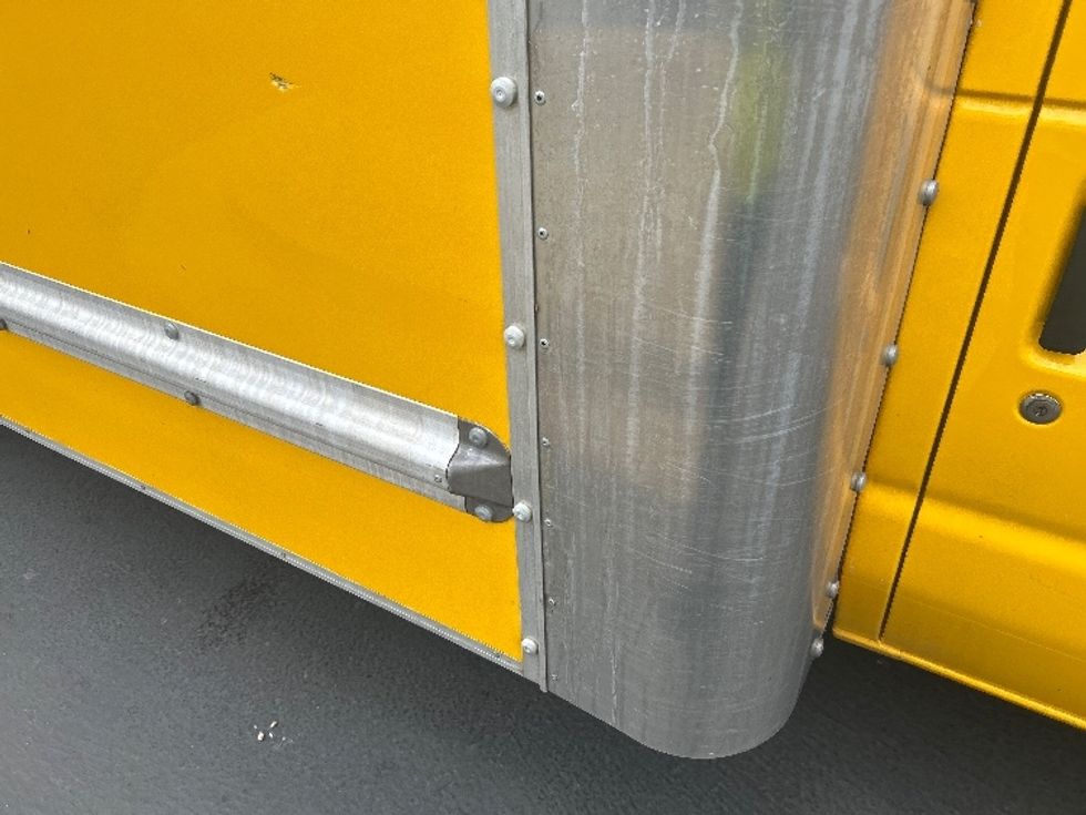 Light Duty Box Truck-Light and Medium Duty Trucks-Ford-2022-E350-Sun Valley-CA-75,704\n\t\tmiles-$ 31,500 - Image 26