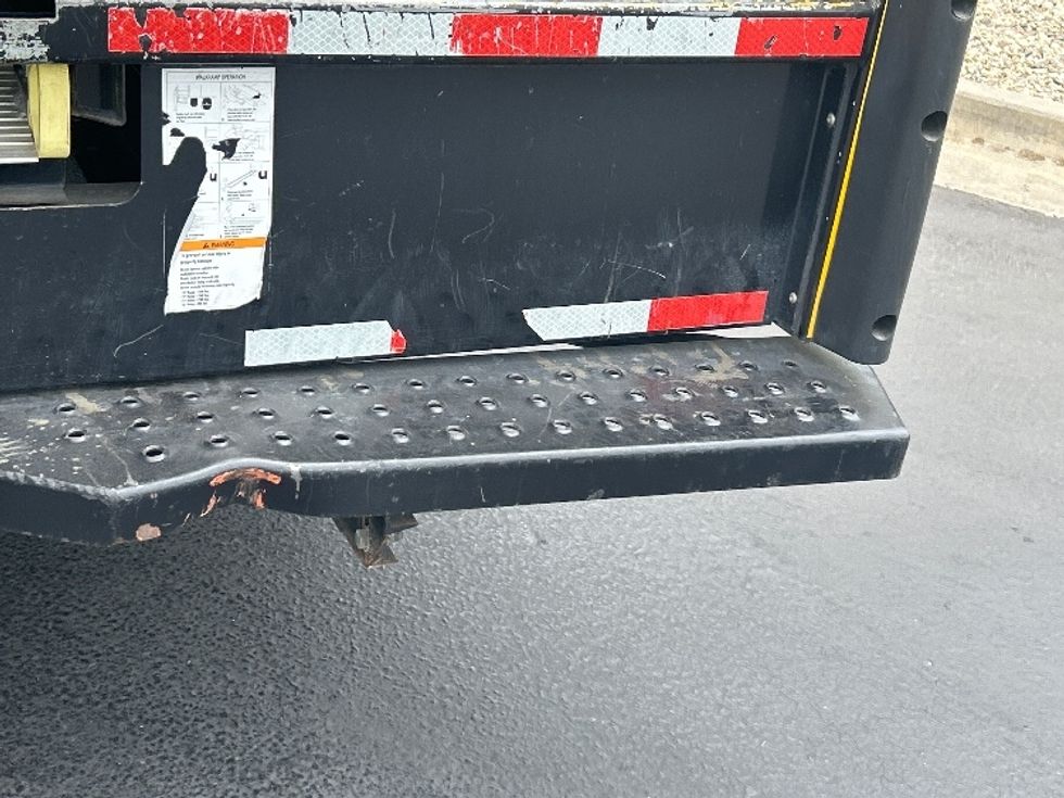 Light Duty Box Truck-Light and Medium Duty Trucks-Ford-2022-E350-Sun Valley-CA-75,704\n\t\tmiles-$ 31,500 - Image 29