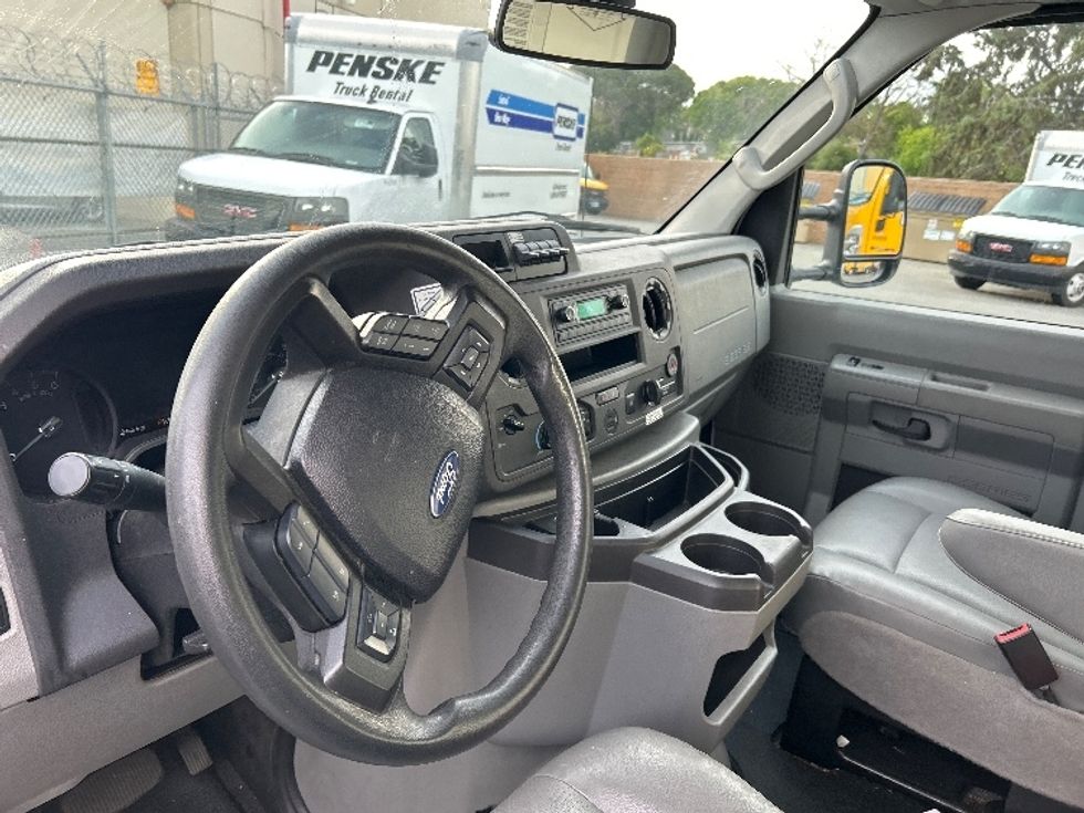 Light Duty Box Truck-Light and Medium Duty Trucks-Ford-2022-E350-Sun Valley-CA-80,295\n\t\tmiles-$ 34,500 - Image 17