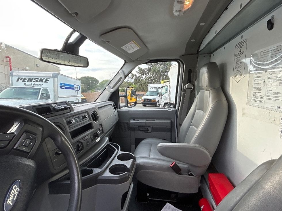 Light Duty Box Truck-Light and Medium Duty Trucks-Ford-2022-E350-Sun Valley-CA-80,295\n\t\tmiles-$ 34,500 - Image 19