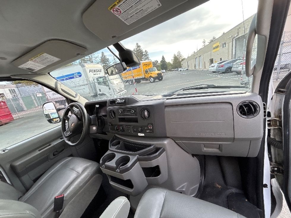 Light Duty Box Truck-Light and Medium Duty Trucks-Ford-2022-E350-Sun Valley-CA-80,295\n\t\tmiles-$ 34,500 - Image 21