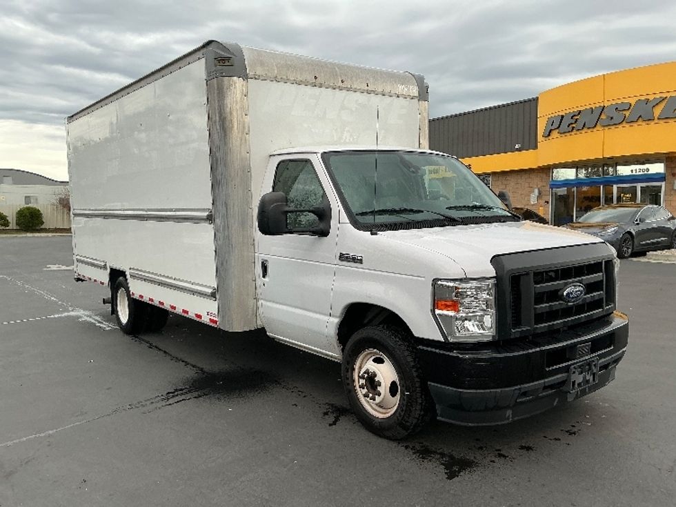 Light Duty Box Truck-Light and Medium Duty Trucks-Ford-2022-E350-Sun Valley-CA-88,444\n\t\tmiles-$ 33,750 - Image 1
