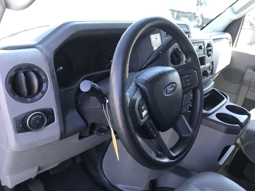 Light Duty Box Truck-Light and Medium Duty Trucks-Ford-2022-E350-Sun Valley-CA-88,444\n\t\tmiles-$ 33,750 - Image 17