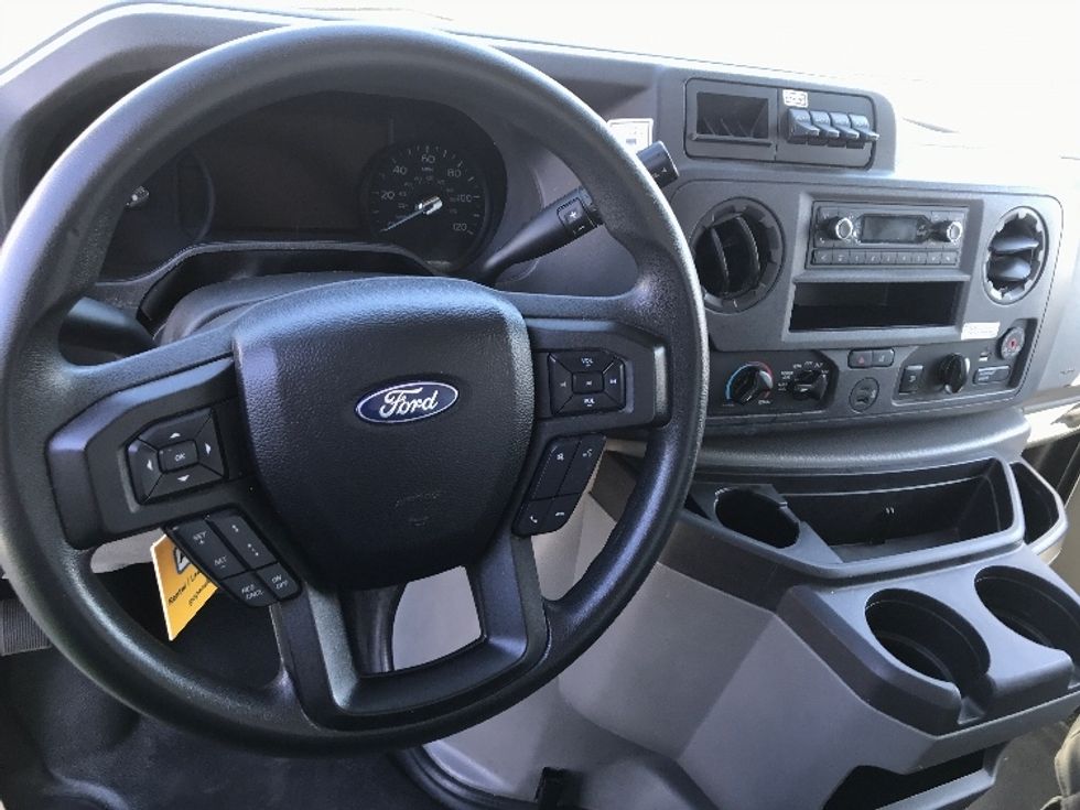 Light Duty Box Truck-Light and Medium Duty Trucks-Ford-2022-E350-Sun Valley-CA-88,444\n\t\tmiles-$ 33,750 - Image 18