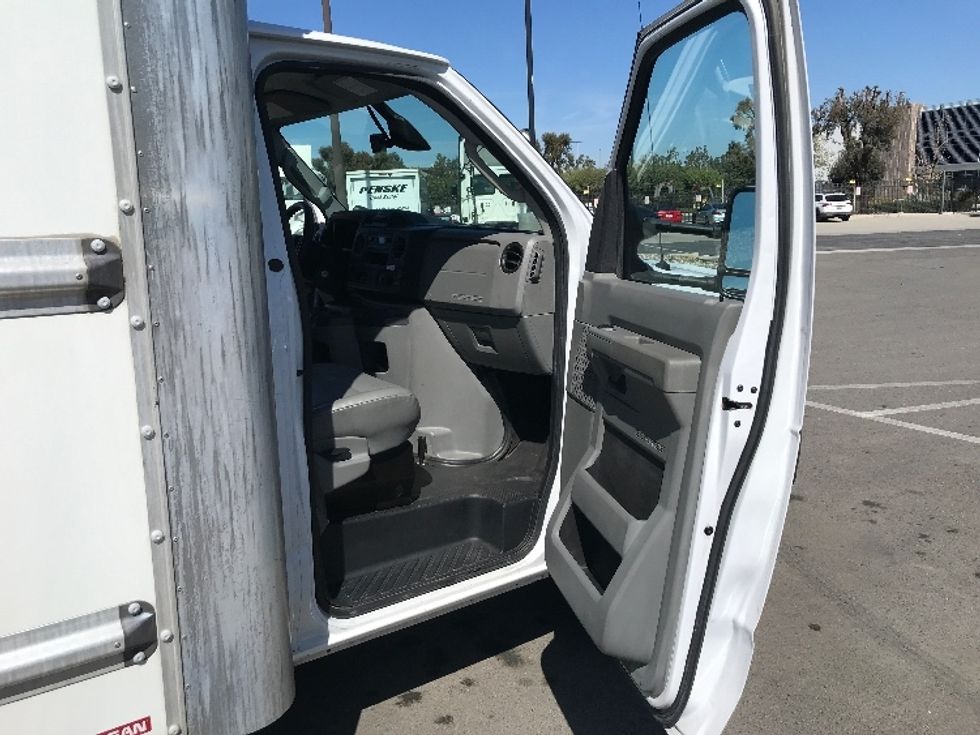 Light Duty Box Truck-Light and Medium Duty Trucks-Ford-2022-E350-Sun Valley-CA-88,444\n\t\tmiles-$ 33,750 - Image 20