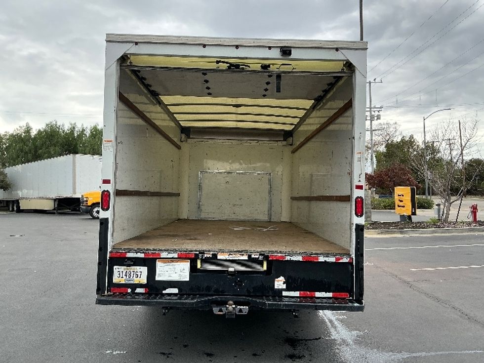 Light Duty Box Truck-Light and Medium Duty Trucks-Ford-2022-E350-Sun Valley-CA-88,444\n\t\tmiles-$ 33,750 - Image 8