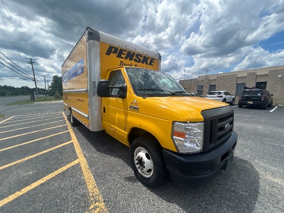 Light Duty Box Truck-Light and Medium Duty Trucks-Ford-2022-E350-Swedesboro-NJ-116,706\n\t\tmiles-$ 24,500 - Image 1