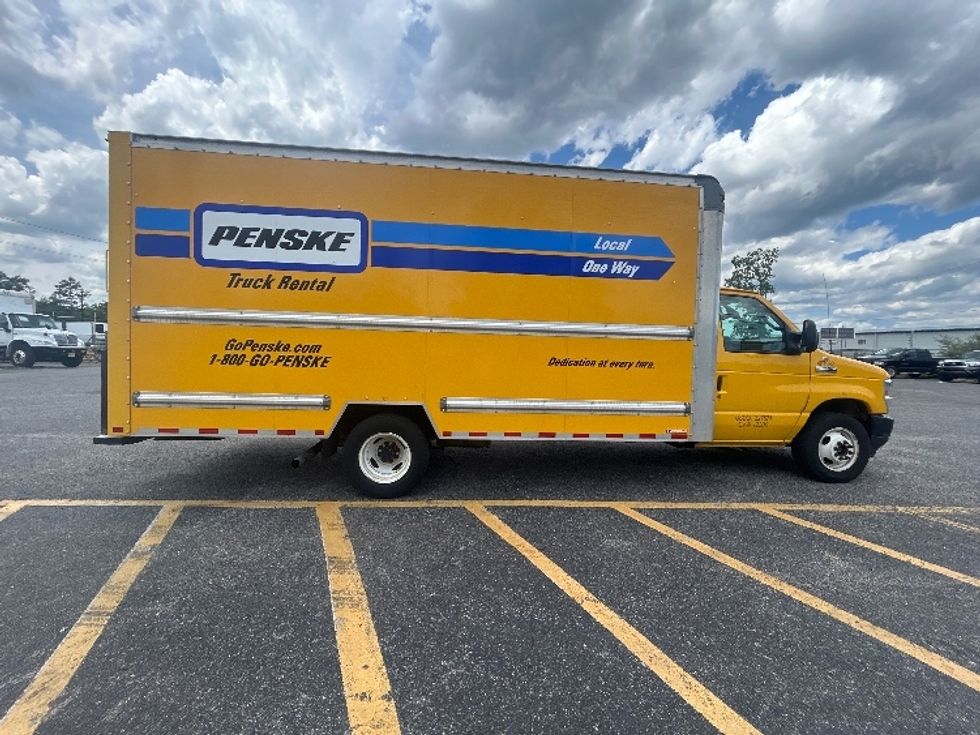 Light Duty Box Truck-Light and Medium Duty Trucks-Ford-2022-E350-Swedesboro-NJ-116,706\n\t\tmiles-$ 24,500 - Image 14