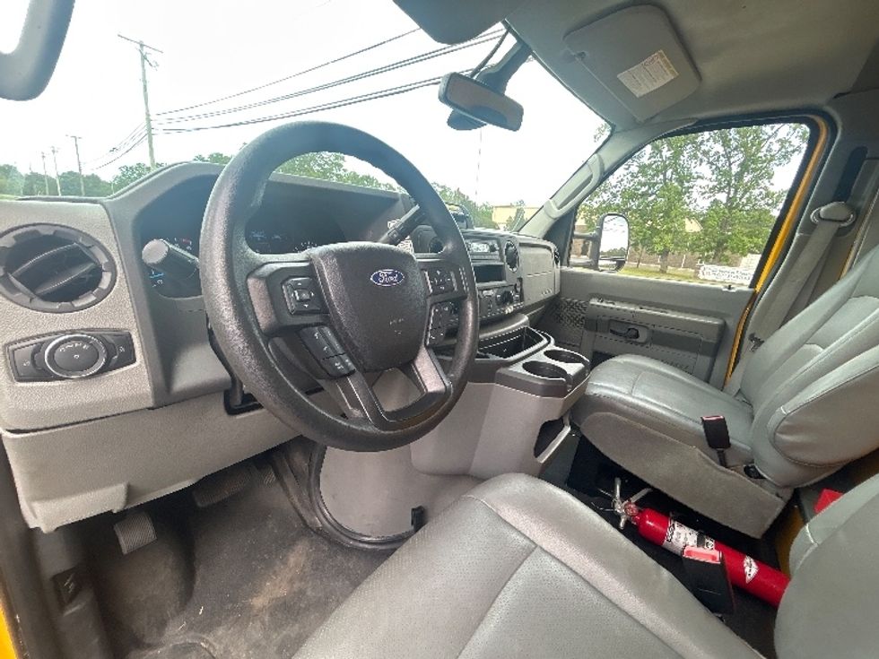 Light Duty Box Truck-Light and Medium Duty Trucks-Ford-2022-E350-Swedesboro-NJ-116,706\n\t\tmiles-$ 24,500 - Image 16