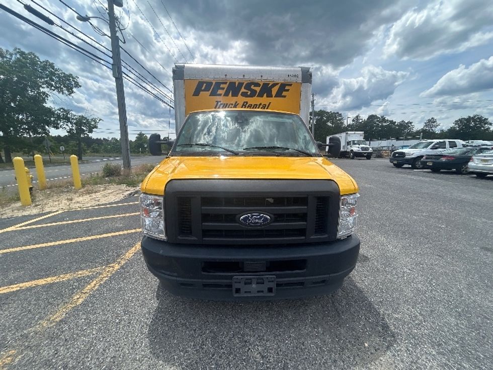 Light Duty Box Truck-Light and Medium Duty Trucks-Ford-2022-E350-Swedesboro-NJ-116,706\n\t\tmiles-$ 24,500 - Image 2