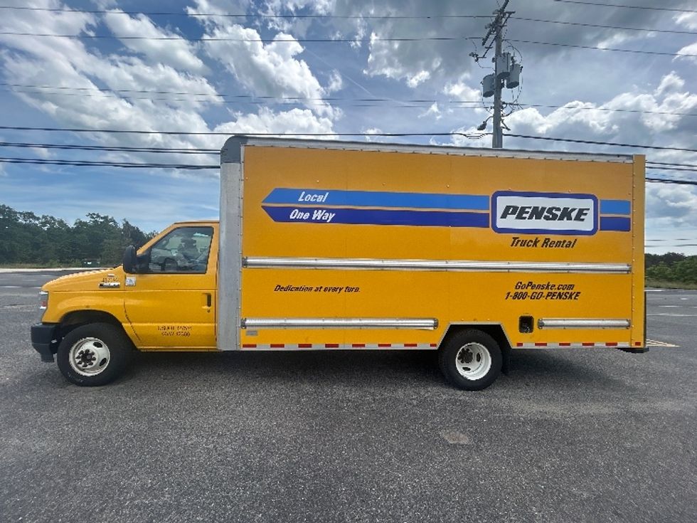 Light Duty Box Truck-Light and Medium Duty Trucks-Ford-2022-E350-Swedesboro-NJ-116,706\n\t\tmiles-$ 24,500 - Image 4