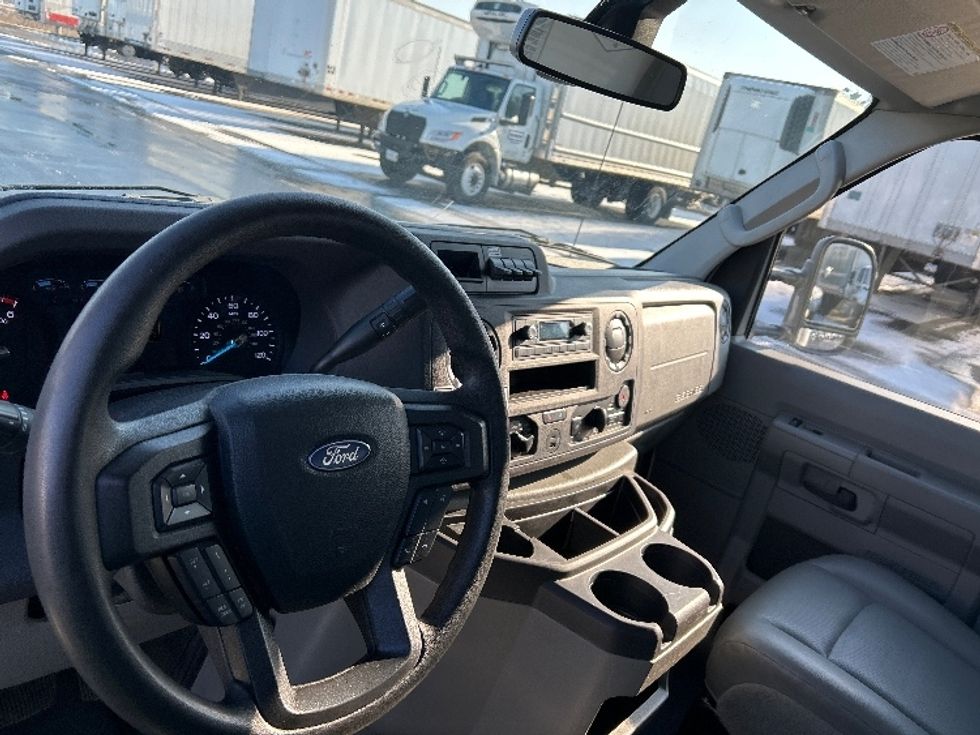 Light Duty Box Truck-Light and Medium Duty Trucks-Ford-2022-E350-Swedesboro-NJ-66,502\n\t\tmiles-$ 39,250 - Image 17