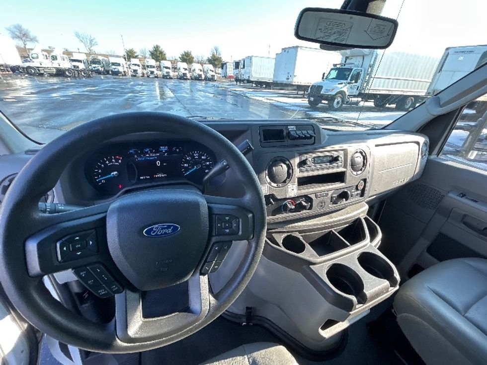 Light Duty Box Truck-Light and Medium Duty Trucks-Ford-2022-E350-Swedesboro-NJ-66,502\n\t\tmiles-$ 39,250 - Image 18