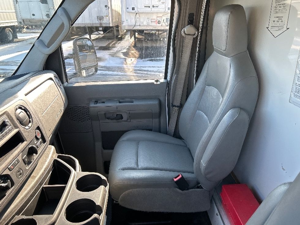 Light Duty Box Truck-Light and Medium Duty Trucks-Ford-2022-E350-Swedesboro-NJ-66,502\n\t\tmiles-$ 39,250 - Image 19