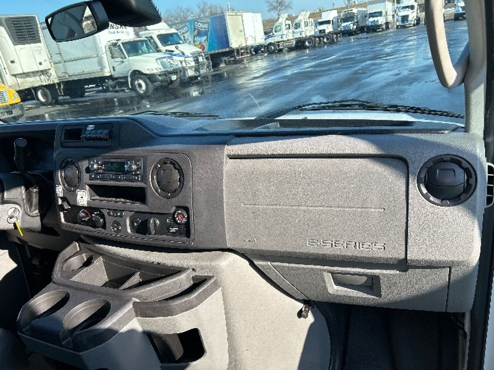 Light Duty Box Truck-Light and Medium Duty Trucks-Ford-2022-E350-Swedesboro-NJ-66,502\n\t\tmiles-$ 39,250 - Image 21