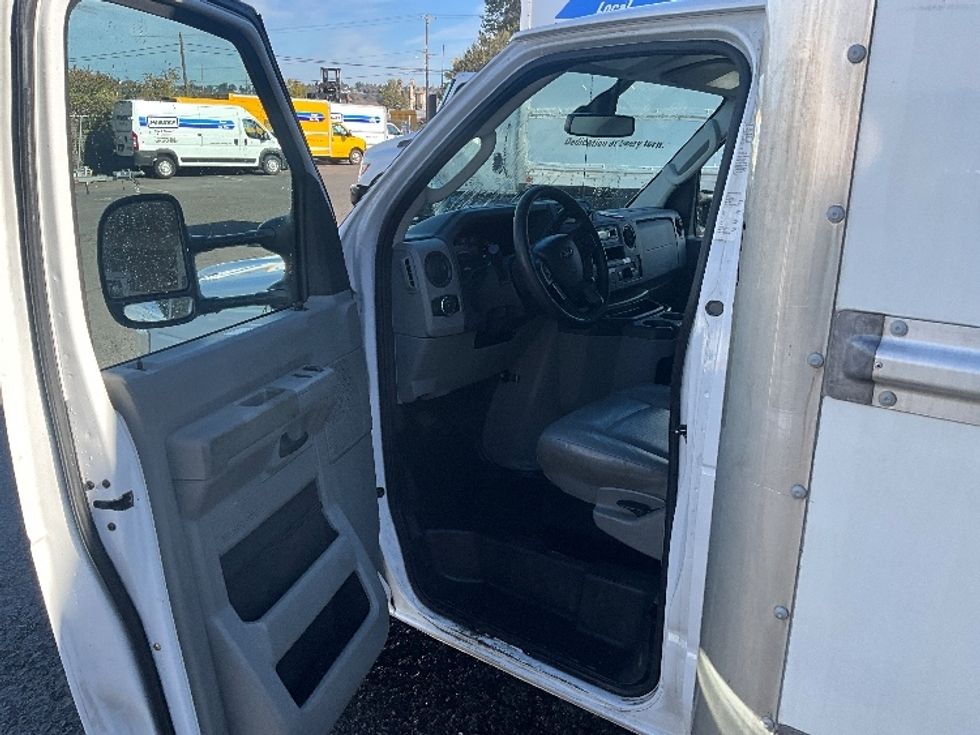 Light Duty Box Truck-Light and Medium Duty Trucks-Ford-2022-E350-Tacoma-WA-107,560\n\t\tmiles-$ 30,250 - Image 16