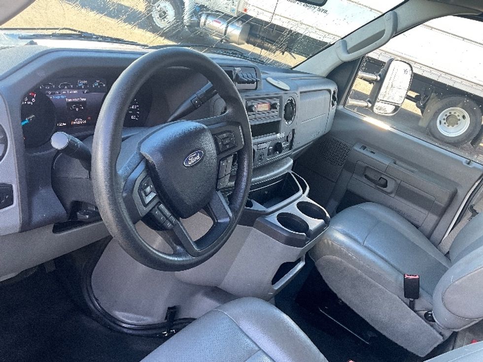 Light Duty Box Truck-Light and Medium Duty Trucks-Ford-2022-E350-Tacoma-WA-107,560\n\t\tmiles-$ 30,250 - Image 17