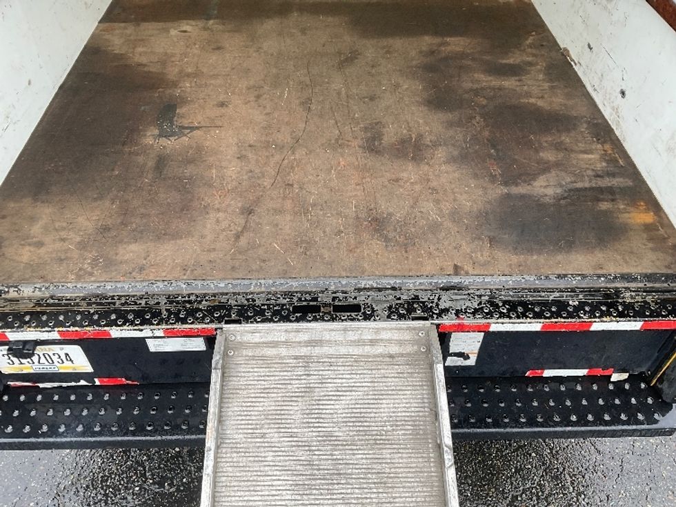 Light Duty Box Truck-Light and Medium Duty Trucks-Ford-2022-E350-Tacoma-WA-113,525\n\t\tmiles-$ 26,250 - Image 10