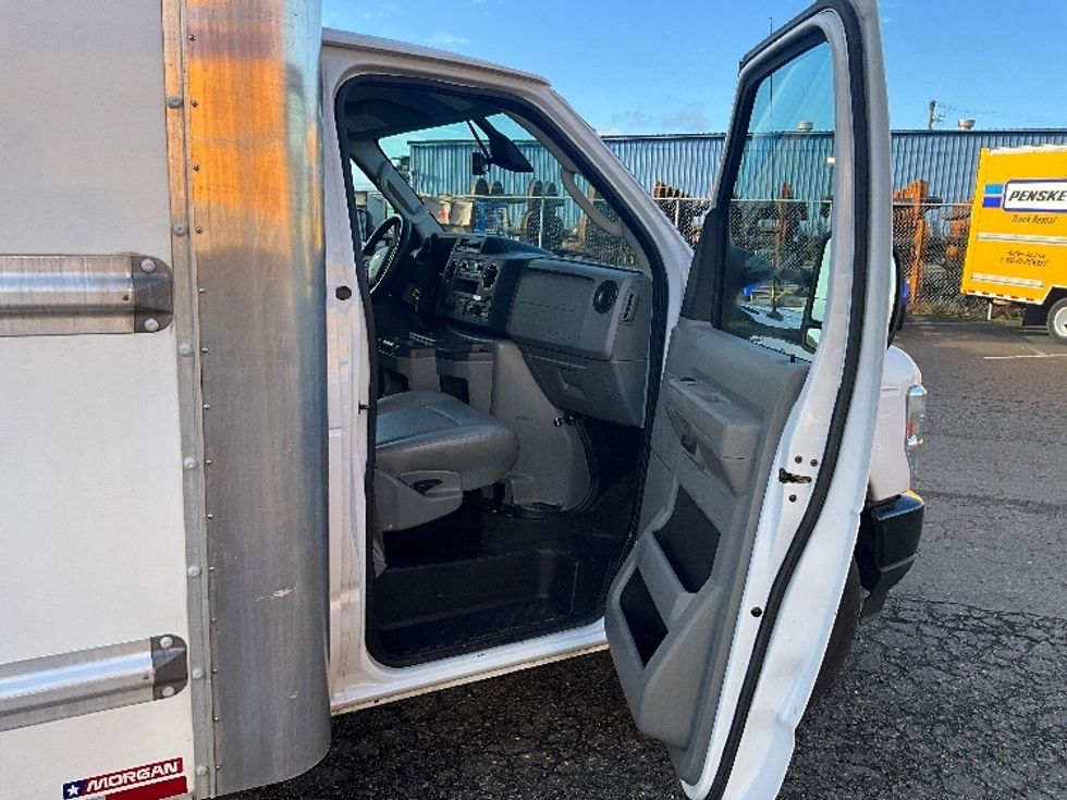 Light Duty Box Truck-Light and Medium Duty Trucks-Ford-2022-E350-Tacoma-WA-90,325\n\t\tmiles-$ 33,500 - Image 20