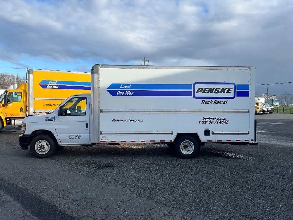 Light Duty Box Truck-Light and Medium Duty Trucks-Ford-2022-E350-Tacoma-WA-90,325\n\t\tmiles-$ 33,500 - Image 4