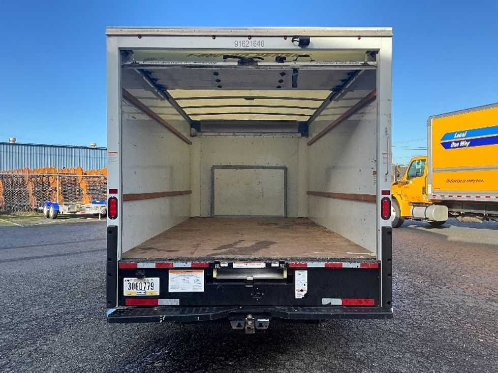 Light Duty Box Truck-Light and Medium Duty Trucks-Ford-2022-E350-Tacoma-WA-90,325\n\t\tmiles-$ 33,500 - Image 8