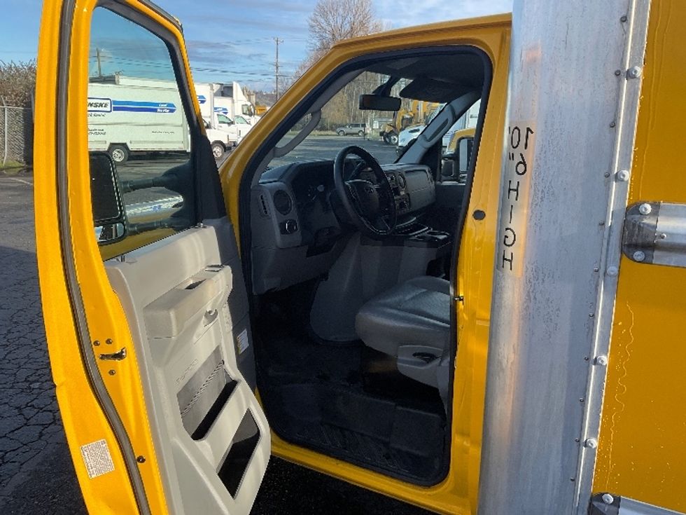 Light Duty Box Truck-Light and Medium Duty Trucks-Ford-2022-E350-Tacoma-WA-91,742\n\t\tmiles-$ 29,750 - Image 16