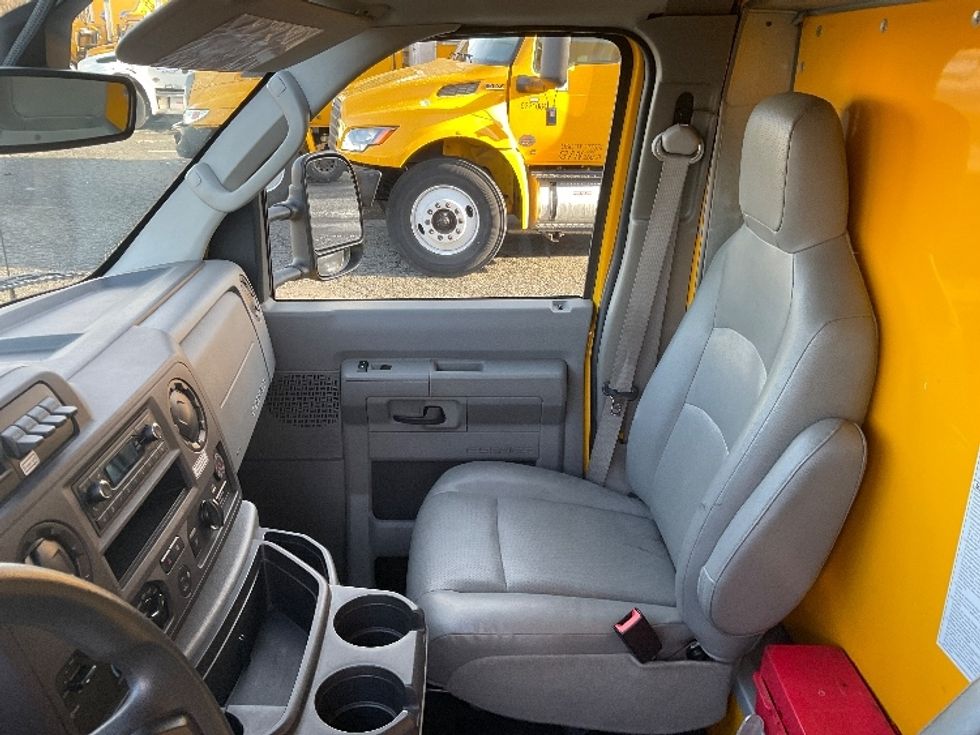 Light Duty Box Truck-Light and Medium Duty Trucks-Ford-2022-E350-Tacoma-WA-91,742\n\t\tmiles-$ 29,750 - Image 19