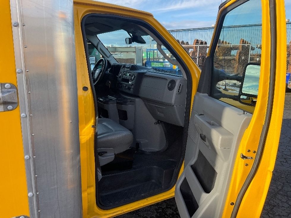 Light Duty Box Truck-Light and Medium Duty Trucks-Ford-2022-E350-Tacoma-WA-91,742\n\t\tmiles-$ 29,750 - Image 20